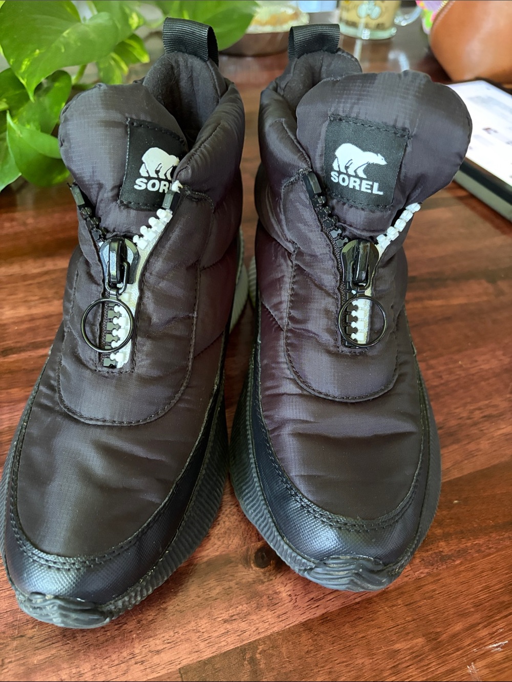 Sorel Black Women's Puffer Zip Winter Boots